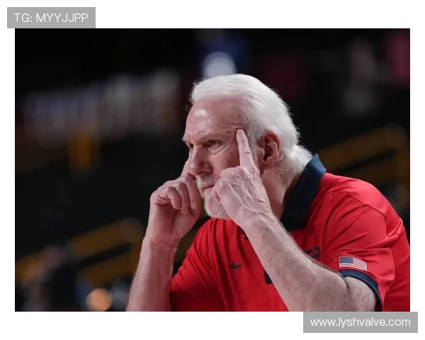 波波维奇退役旗帜悄然升起 马刺主场低调致敬传奇教头 波波维奇退役旗帜悄然升起 马刺主场低调致敬传奇教头